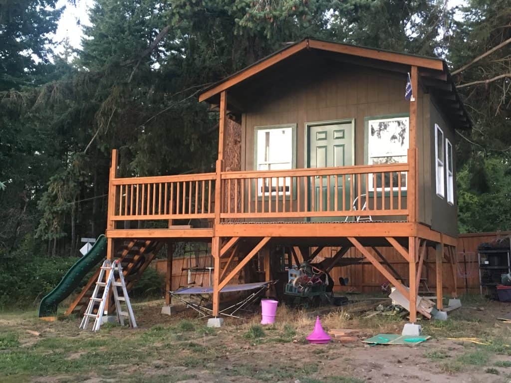 custom treehouse railing completed